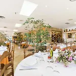 Sausa Hotel 3*