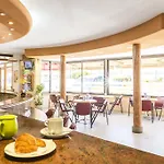 Hotel Sausa 3*